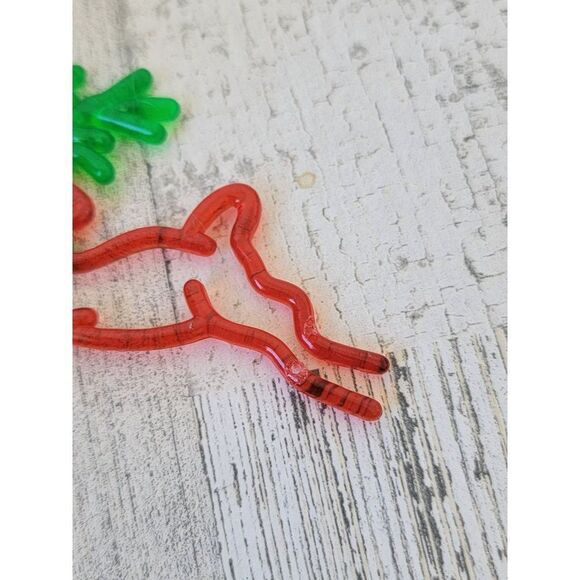 Green red plastic jumping reindeer ornament Xmas decor - Picture 5 of 6
